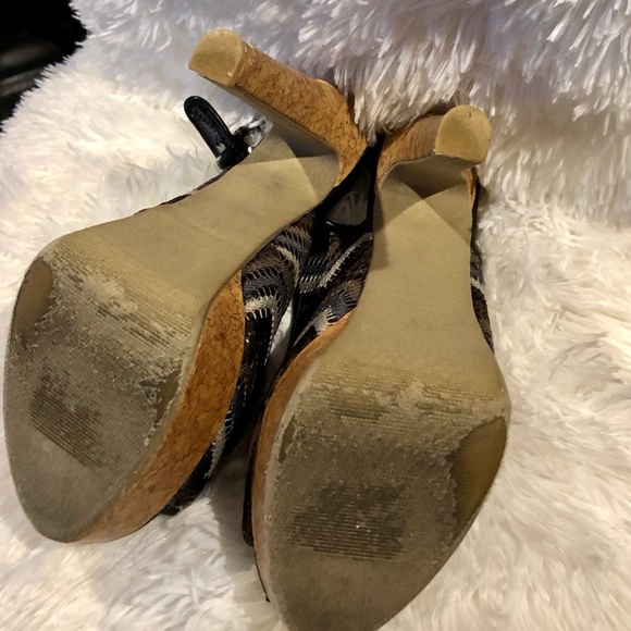 Peep Toe Diva Lounge 5” heels - Picture 6 of 8